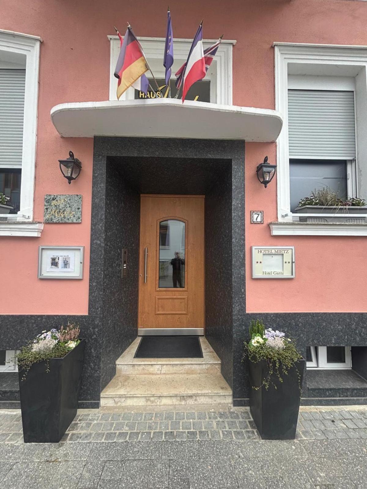 Gaestehaus Mietz บาดนอยเอินอาห์-อาร์ไวเลอร์ ภายนอก รูปภาพ